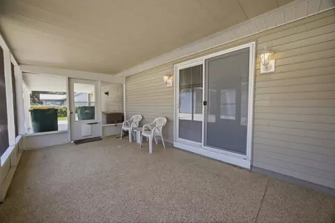 Exterior - 220 W Walker Cir, Crestview, FL 32539 photo 10 of 16