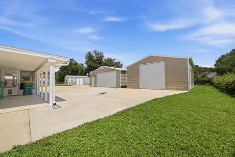 Exterior - 220 W Walker Cir, Crestview, FL 32539 photo 15 of 16