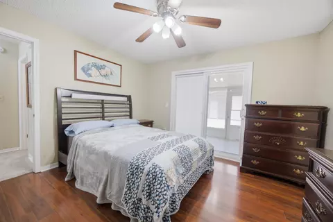 Bedroom - 220 W Walker Cir, Crestview, FL 32539 photo 2 of 7