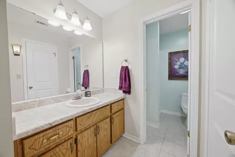 Bath - 220 W Walker Cir, Crestview, FL 32539 photo 1 of 7