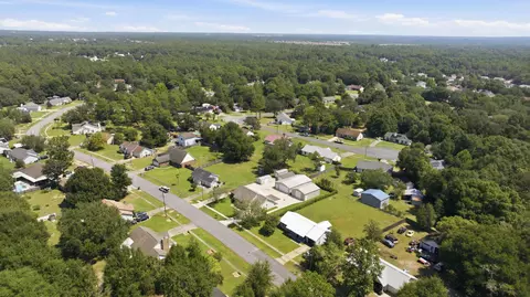 View/Area - 220 W Walker Cir, Crestview, FL 32539 photo 11 of 13