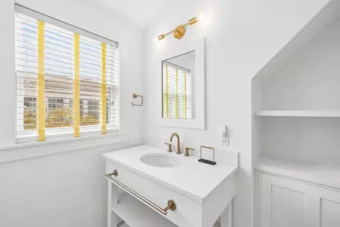 Bath - 273 Salt Box Ln, Watersound, FL 32461 photo 3 of 4