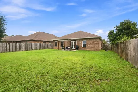 Exterior - 659 Teal St, Crestview, FL 32539 photo 6 of 7