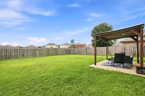 Exterior - 659 Teal St, Crestview, FL 32539 photo 5 of 7