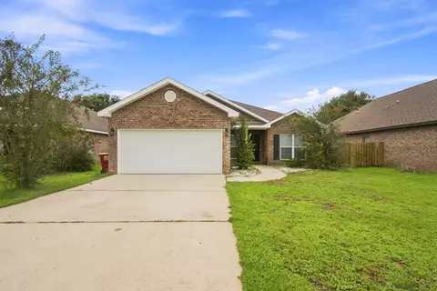 Exterior - 659 Teal St, Crestview, FL 32539 photo 3 of 7