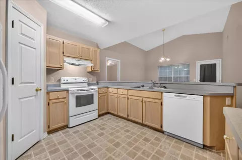 Kitchen - 5327 Whitney Ct, Crestview, FL 32536 photo 2 of 2