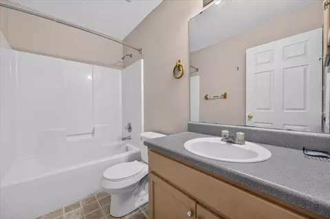 Bath - 5327 Whitney Ct, Crestview, FL 32536 photo 2 of 3