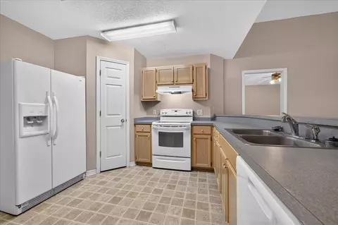 Kitchen - 5327 Whitney Ct, Crestview, FL 32536 photo 1 of 2