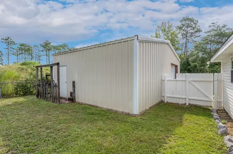 Exterior - 119 Palmetto Dr, Crestview, FL 32539 photo 7 of 8