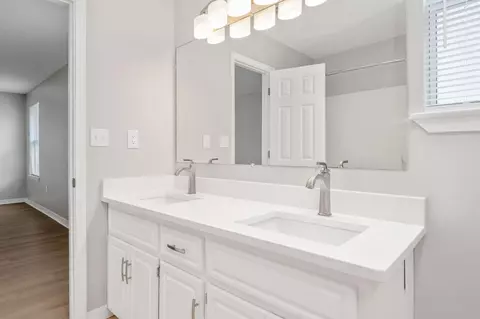 Bath - 119 Palmetto Dr, Crestview, FL 32539 photo 1 of 6