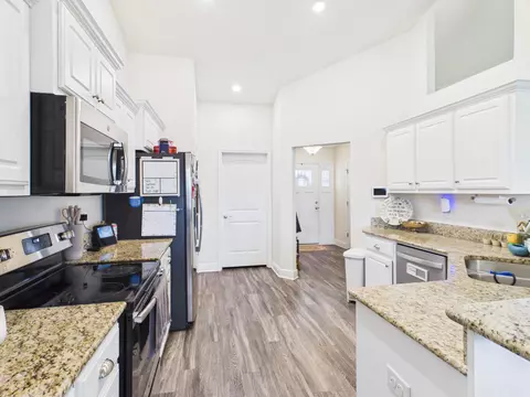 Kitchen - 5768 Marigold Loop, Crestview, FL 32539 photo 2 of 6