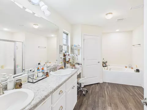 Bath - 5768 Marigold Loop, Crestview, FL 32539 photo 2 of 3