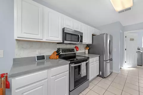 Kitchen - 404 Bobby Dr, Crestview, FL 32536 photo 3 of 3
