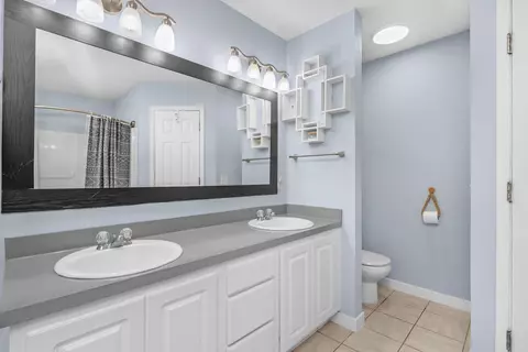Bath - 404 Bobby Dr, Crestview, FL 32536 photo 4 of 5