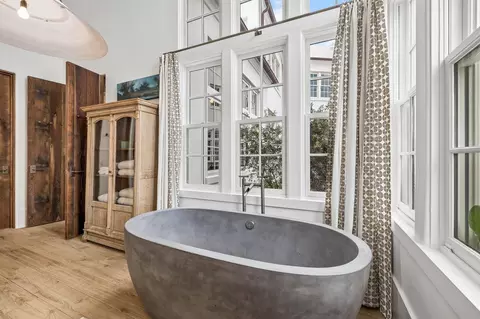 Bath - 91 Plumbago Ln, Alys Beach, FL 32461 photo 2 of 10
