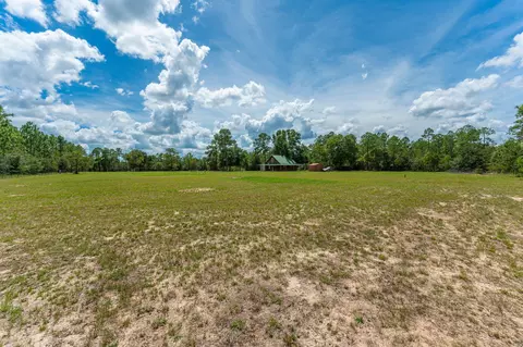 Exterior - 3092 Richardson Rd, Crestview, FL 32539 photo 7 of 10