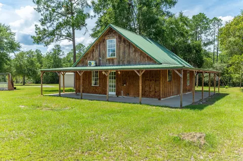 Exterior - 3092 Richardson Rd, Crestview, FL 32539 photo 4 of 10