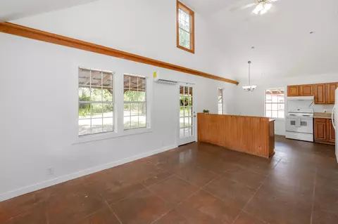 Living - 3092 Richardson Rd, Crestview, FL 32539 photo 1 of 1
