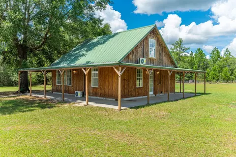 Exterior - 3092 Richardson Rd, Crestview, FL 32539 photo 2 of 10