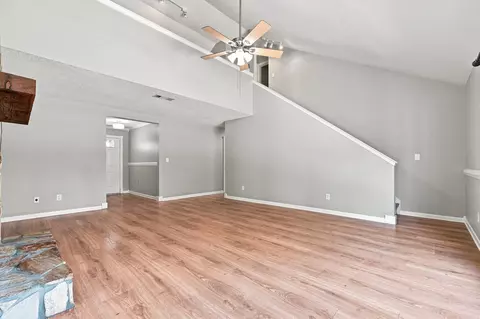 Living - 129 Mill Pond Cv, Crestview, FL 32539 photo 4 of 6