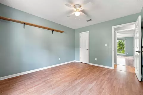 Bedroom - 129 Mill Pond Cv, Crestview, FL 32539 photo 4 of 9