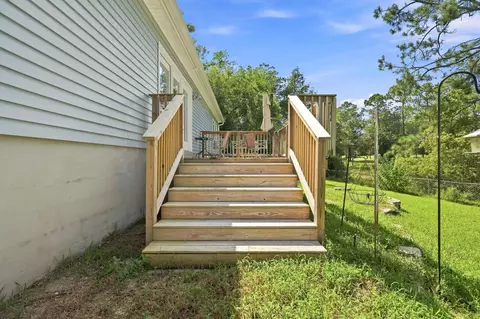 Exterior - 129 Mill Pond Cv, Crestview, FL 32539 photo 6 of 8