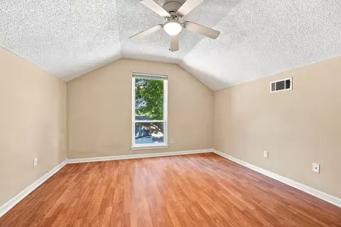 Bedroom - 129 Mill Pond Cv, Crestview, FL 32539 photo 7 of 9