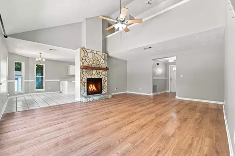 Living - 129 Mill Pond Cv, Crestview, FL 32539 photo 3 of 6