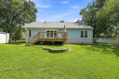 Exterior - 129 Mill Pond Cv, Crestview, FL 32539 photo 3 of 8