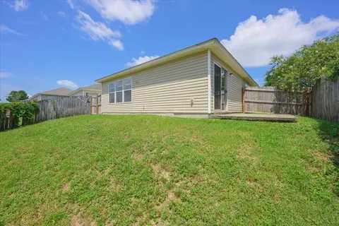 Exterior - 123 Nivana Dr, Crestview, FL 32536 photo 5 of 8