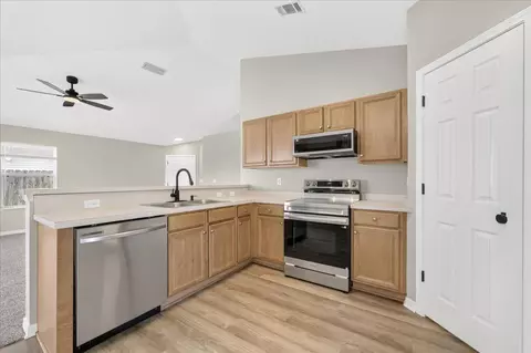 Kitchen - 123 Nivana Dr, Crestview, FL 32536 photo 2 of 4