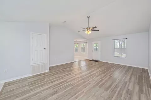 Living - 1093 Farmer St, Crestview, FL 32539 photo 1 of 3