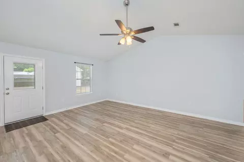 Living - 1093 Farmer St, Crestview, FL 32539 photo 2 of 3