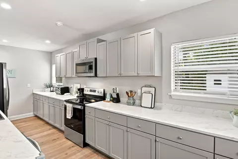Kitchen - 6617 Lee St, Milton, FL 32570 photo 1 of 5