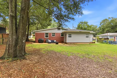 Exterior - 6617 Lee St, Milton, FL 32570 photo 9 of 14