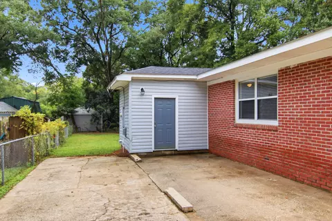 Exterior - 6617 Lee St, Milton, FL 32570 photo 12 of 14