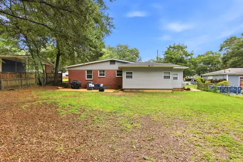 Exterior - 6617 Lee St, Milton, FL 32570 photo 10 of 14