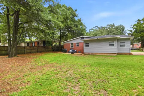 Exterior - 6617 Lee St, Milton, FL 32570 photo 11 of 14