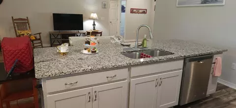 Kitchen - 6187 Peaden Dr, Crestview, FL 32539 photo 4 of 4