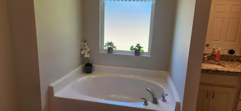 Bath - 6187 Peaden Dr, Crestview, FL 32539 photo 2 of 3