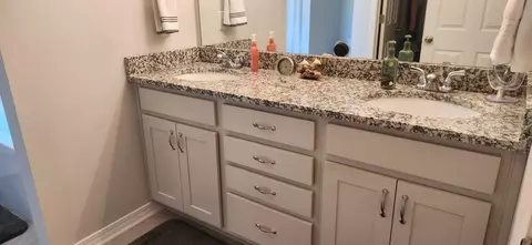 Bath - 6187 Peaden Dr, Crestview, FL 32539 photo 1 of 3