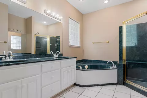 Bath - 4607 O Hara Ct, Crestview, FL 32539 photo 2 of 2