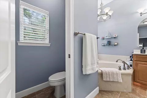 Bath - 5808 S Mosley Ln, Crestview, FL 32539 photo 4 of 7