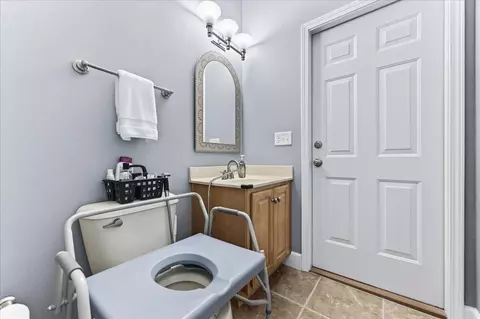 Bath - 5808 S Mosley Ln, Crestview, FL 32539 photo 7 of 7