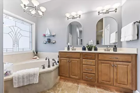 Bath - 5808 S Mosley Ln, Crestview, FL 32539 photo 3 of 7