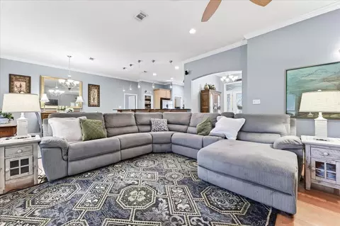 Living - 5808 S Mosley Ln, Crestview, FL 32539 photo 3 of 3