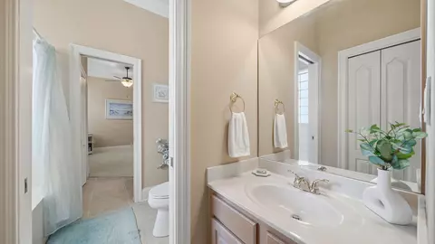 Bath - 245 Okeechobee Cv, Destin, FL 32541 photo 4 of 6