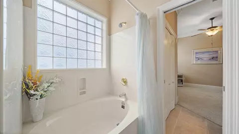 Bath - 245 Okeechobee Cv, Destin, FL 32541 photo 5 of 6