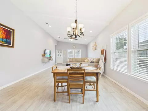 Dining - 4606 Range Rd, Niceville, FL 32578 photo 2 of 2