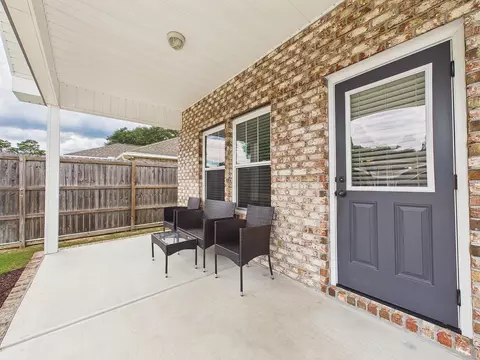 Exterior - 4606 Range Rd, Niceville, FL 32578 photo 4 of 8